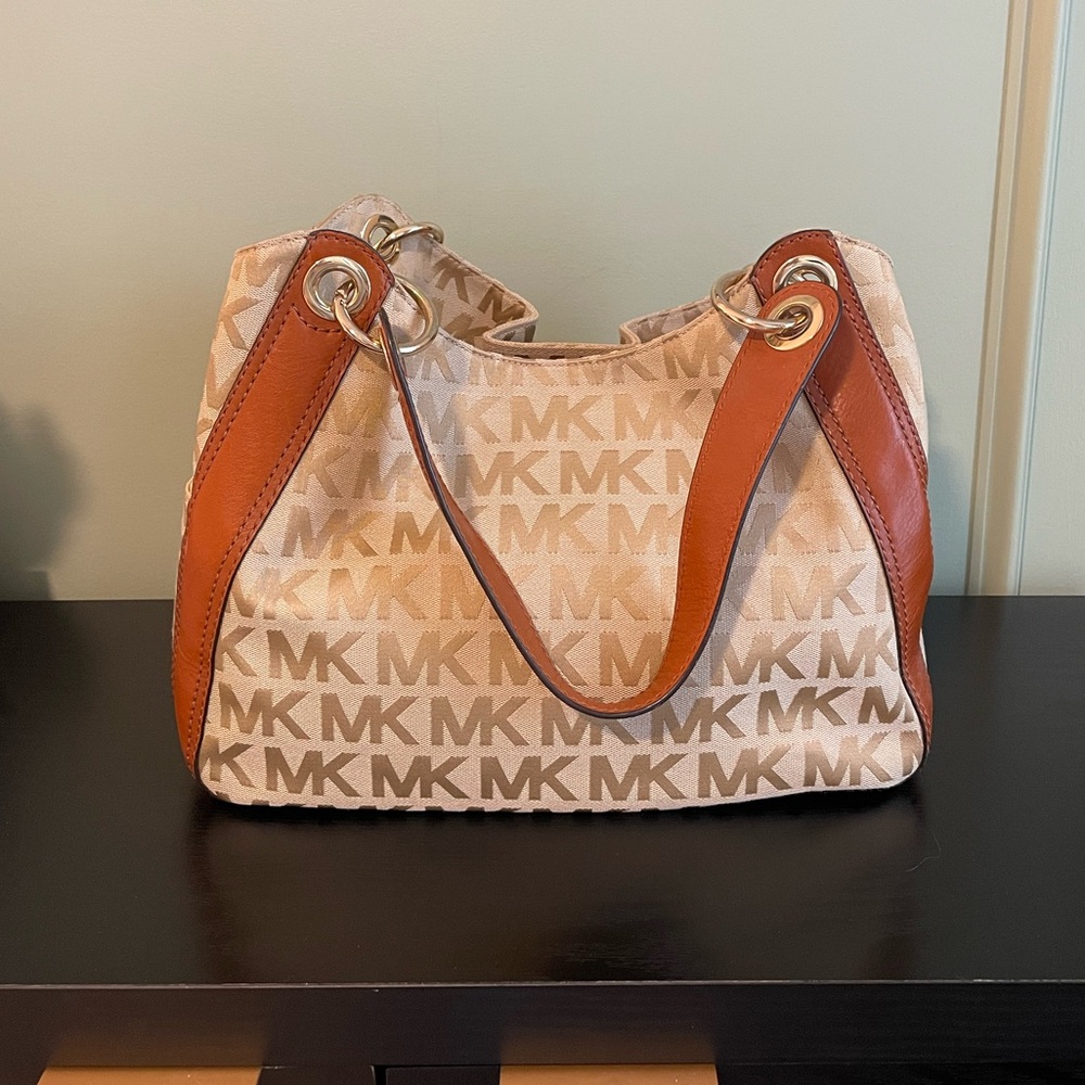 Michael Kors Tan and Brown Ludlow Canvas Logo Bag - Picture 5 of 12